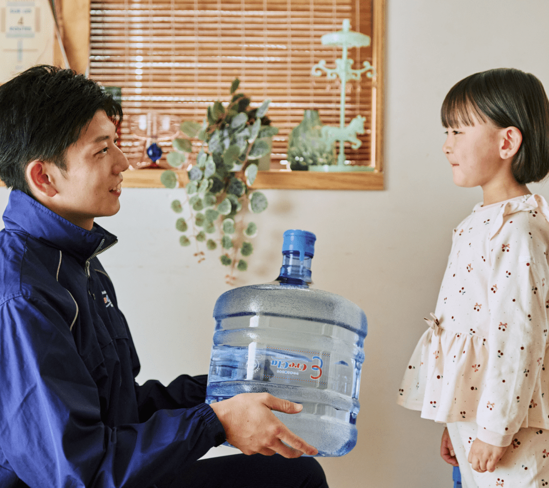 クリクラの社員と子供