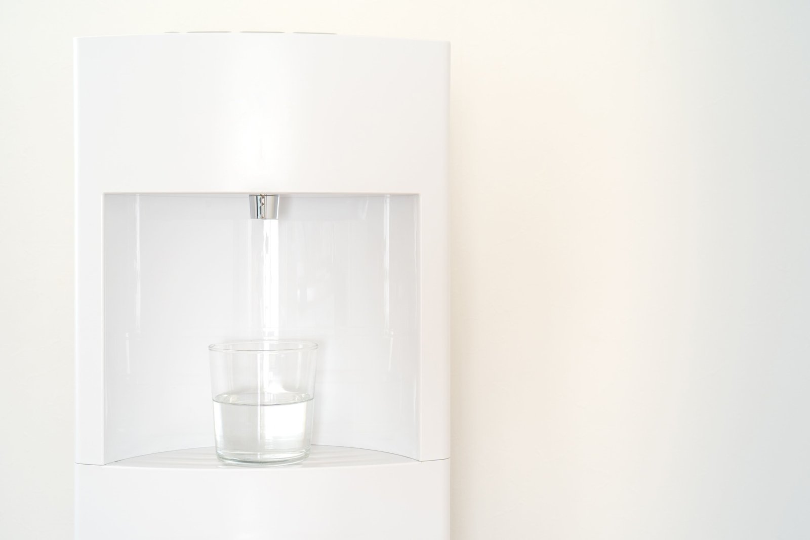 ウォーターサーバーの仕組みとは？なぜお湯や冷水がすぐ出るの？温度