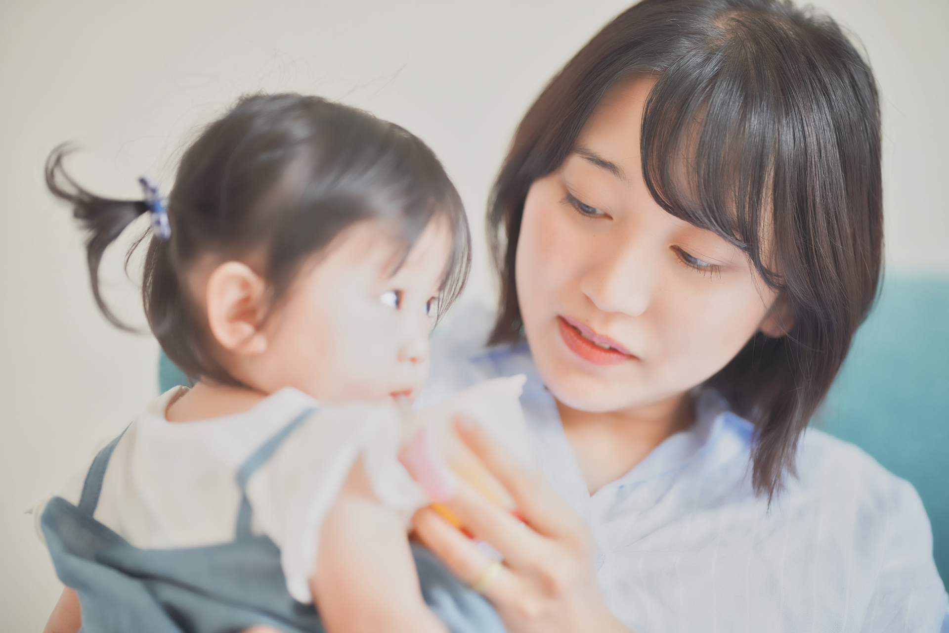 赤ちゃんのストロー飲みの練習はいつから？上手な練習方法を紹介