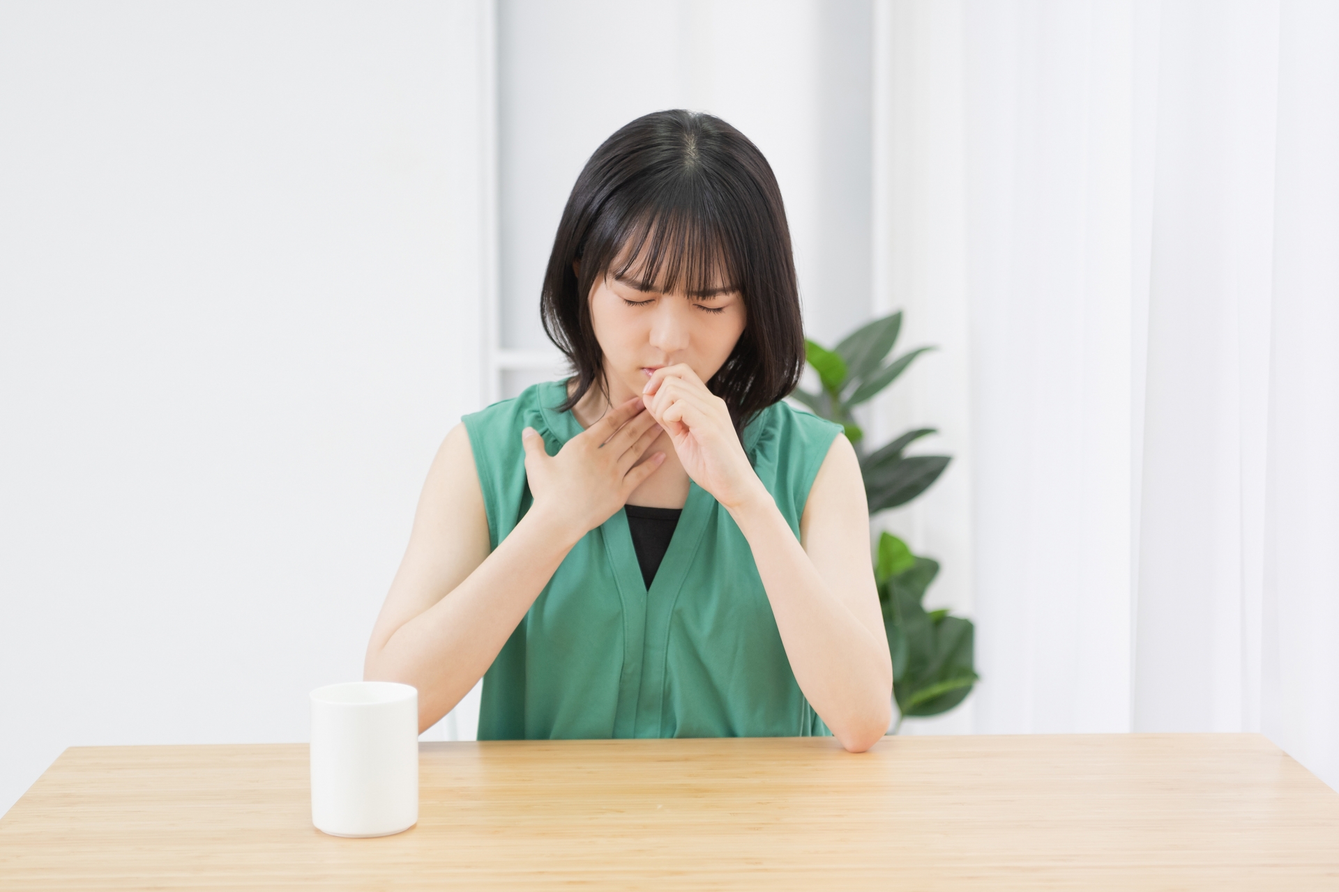 喉に良い飲み物は？喉が痛む原因やおすすめの飲み物について解説